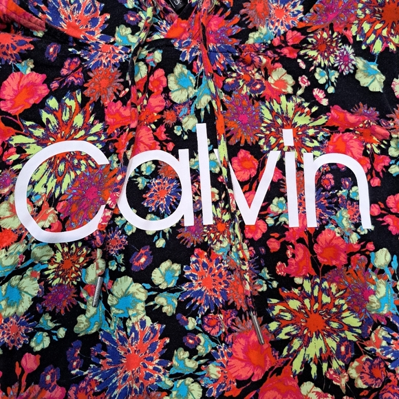 Like new Calvin Klein performance top - Picture 2 of 3